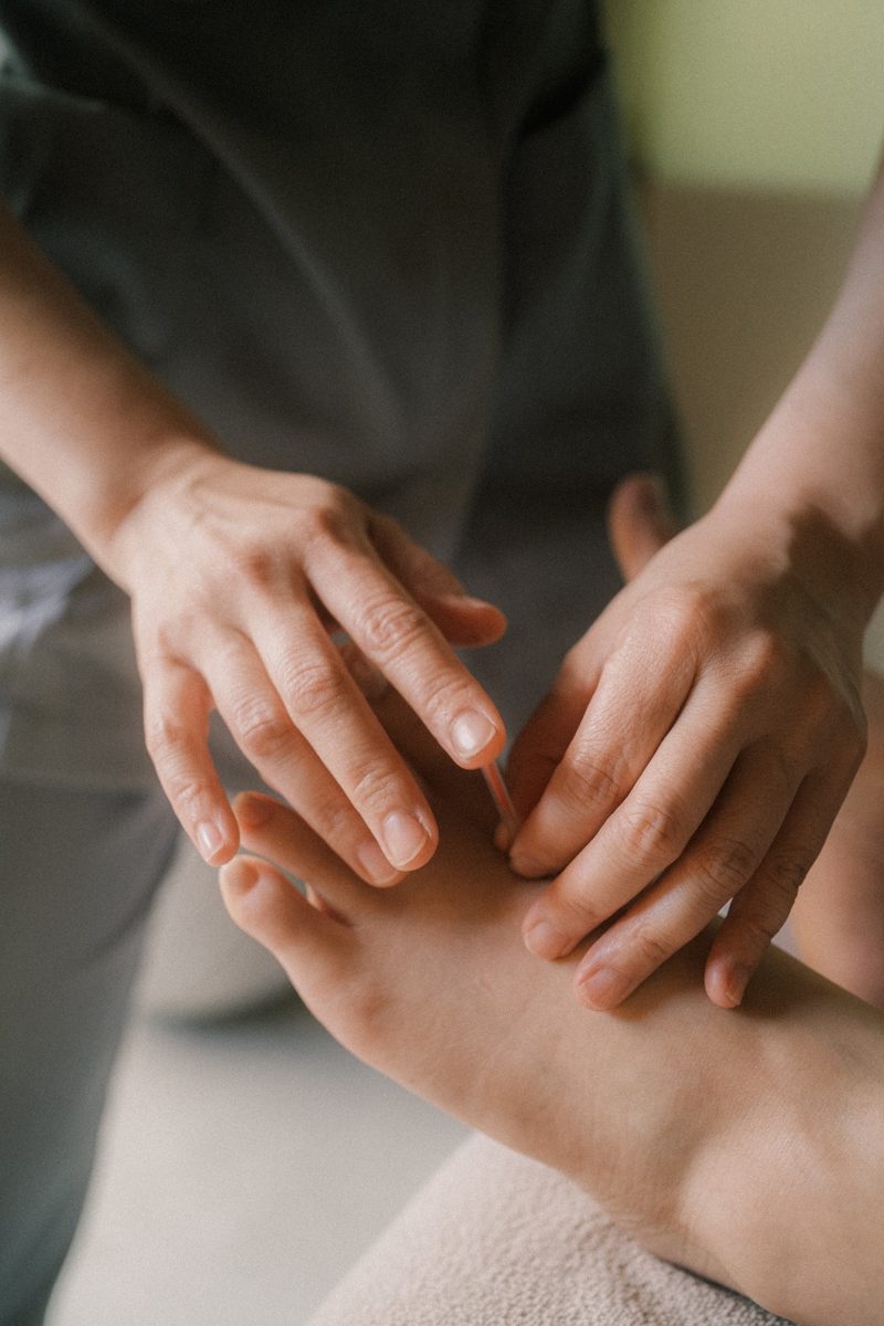 施術イメージ2（やさしい刺激の鍼）